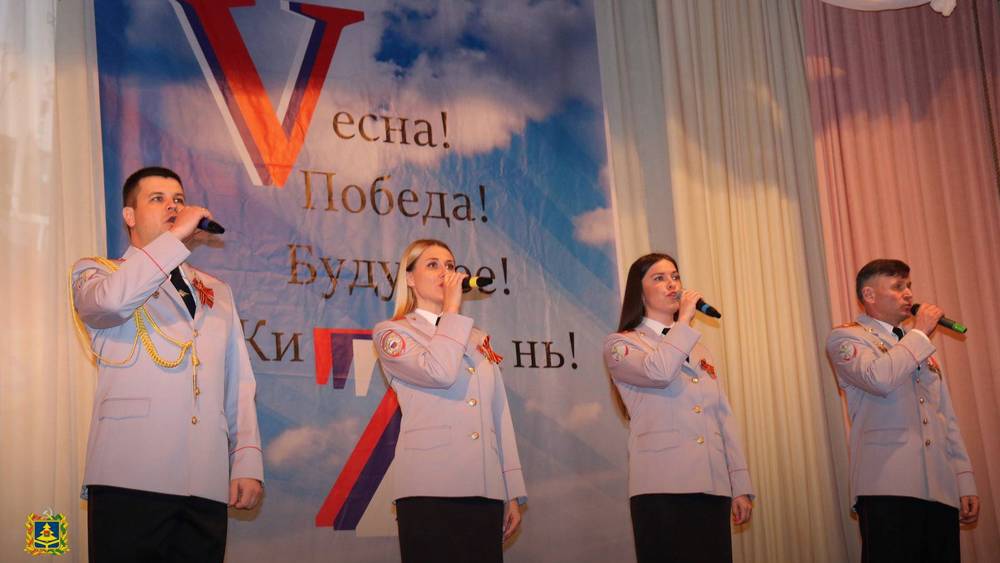 В Брянской области дали праздничный концерт для сотрудников полиции