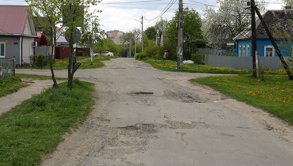 В Брянске начался ремонт километрового участка дороги на улице 9-го Января