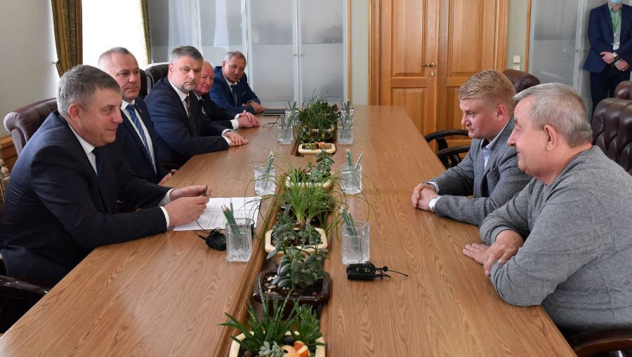 С руководителями делегаций ЛНР и ДНР встретился глава Брянской области Александр Богомаз