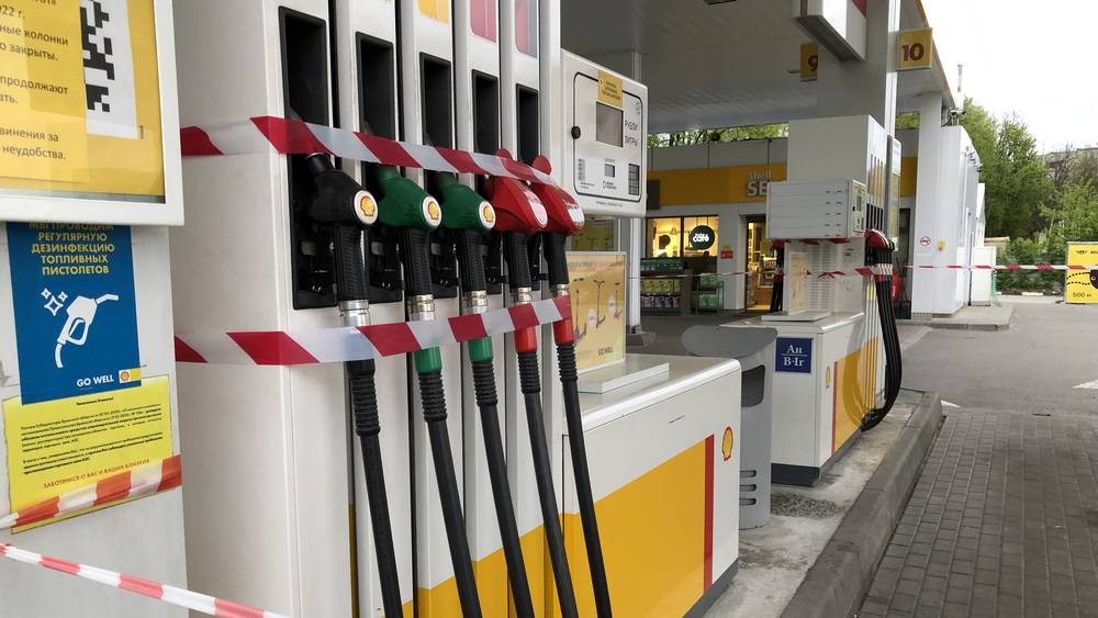 Жителям Брянской области сообщили о снижении на 4 копейки цены бензина