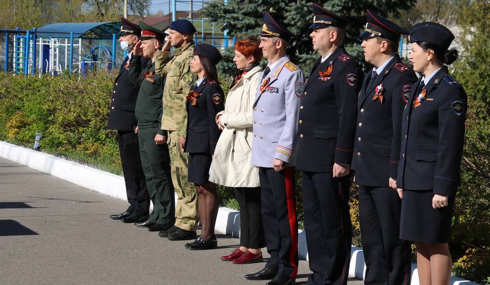 Брянские кадеты в канун Победы получили грамоты и поздравления генерала Толкунова