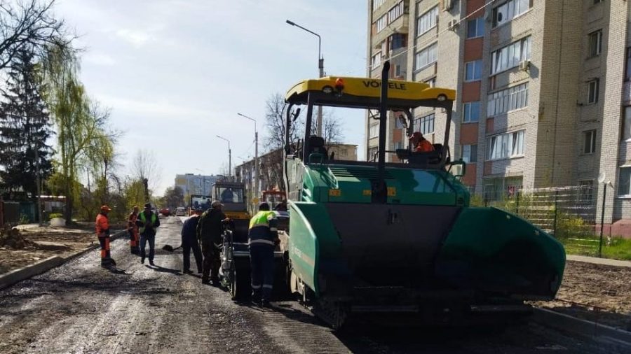 В Брянске продолжился капитальный ремонт на улице Институтской
