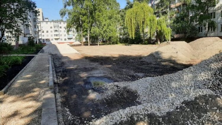 В Брянске при ремонте двора на улице Камозина расширят парковку