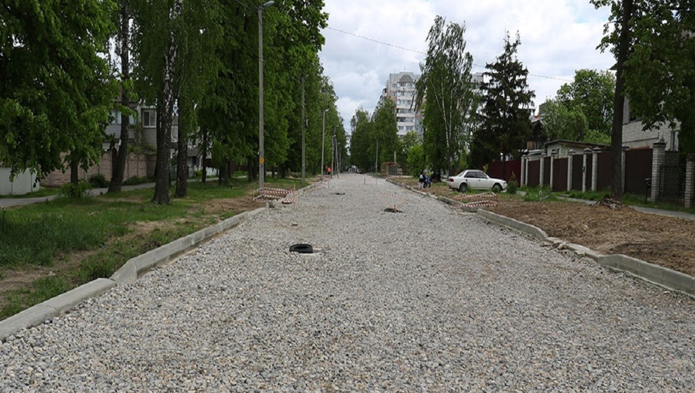 В Брянске до двух полос расширили дорогу в частном секторе на улице Медведева