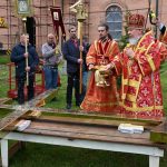 Брянский митрополит Александр освятил купола и крест собора карачевского монастыря