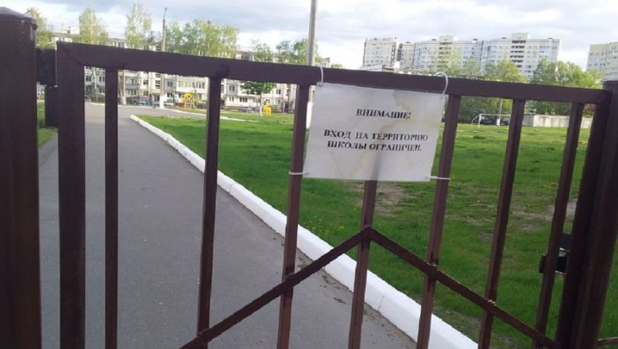 В Брянске вход на территории школ закрыли из-за террористической угрозы