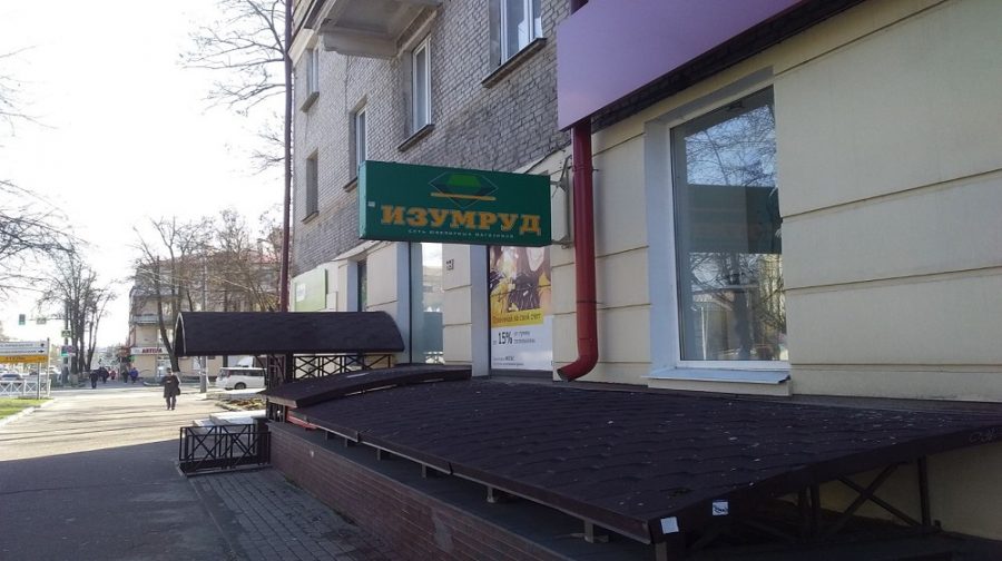 В Брянске полиция ищет преступников, обокравших на 2 млн рублей ювелирный магазин «Изумруд»