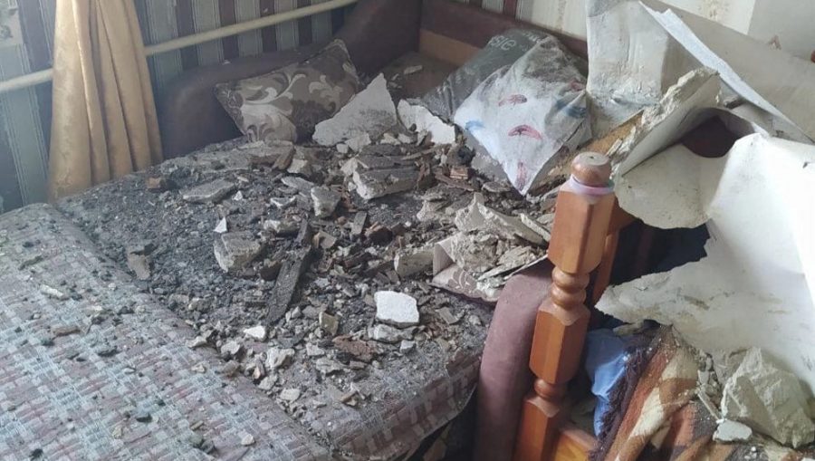 В Унече обрушенный строителями потолок в квартире едва не прибил ребенка
