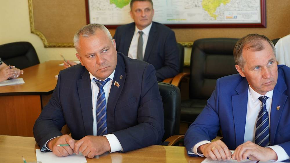 Губернатор Брянской области Александр Богомаз провел совещание с заместителями