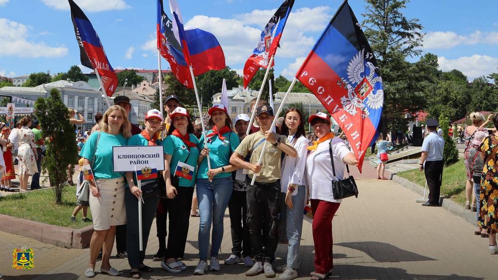 Брянский губернатор Богомаз привел молодежи примеры настоящих патриотов