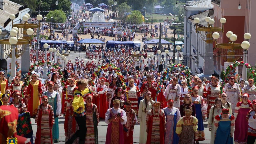 В Брянске 10 тысяч человек приняли участие в открытии фестиваля «Славянское единство»