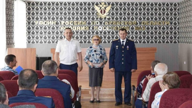 Представители Совета местного отделения ветеранской организации поздравили воспитателей КП-3
