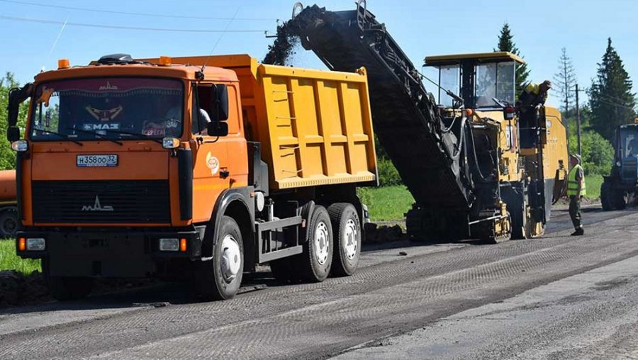 В Жирятинском районе начали ремонт дороги длиной 5,8 километра