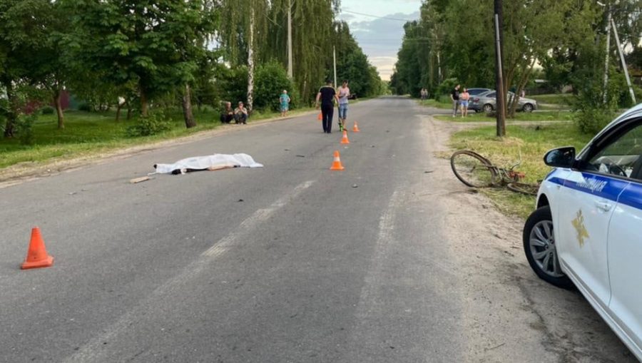 В Стародубе легковой автомобиль насмерть сбил 43-летнего велосипедиста