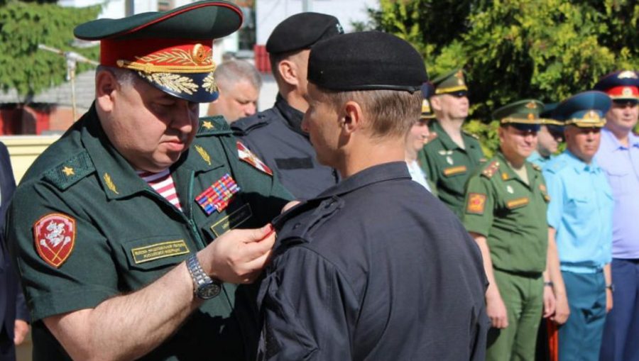 В Брянске пятерых бойцов наградили за участие в спецоперации на Украине