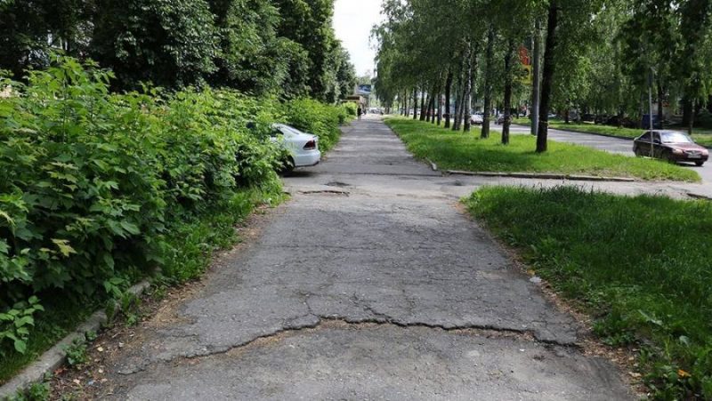 В Брянске власти объявили о строительстве тротуаров на улице Крахмалева