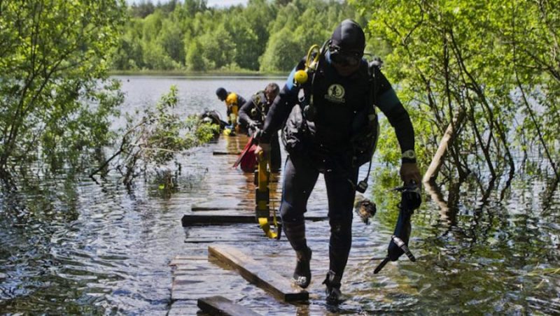 В Брянске дайверы нашли рекордную глубину в Круглом озере
