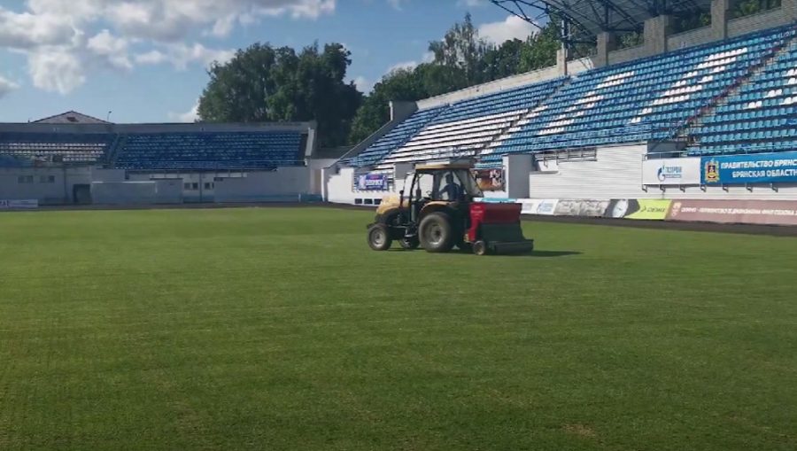 В Брянске привели в порядок футбольное поле стадиона «Динамо»