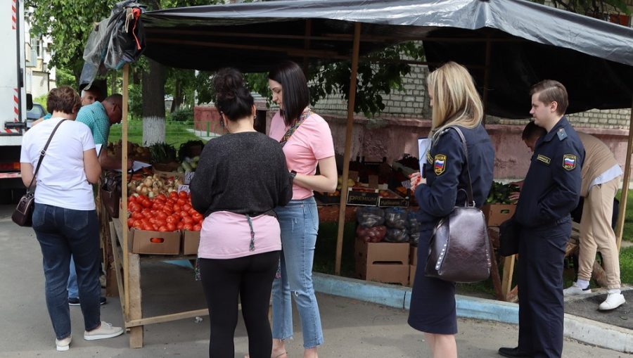 В Брянске в Новом городке оштрафовали 11 нелегальных торговцев
