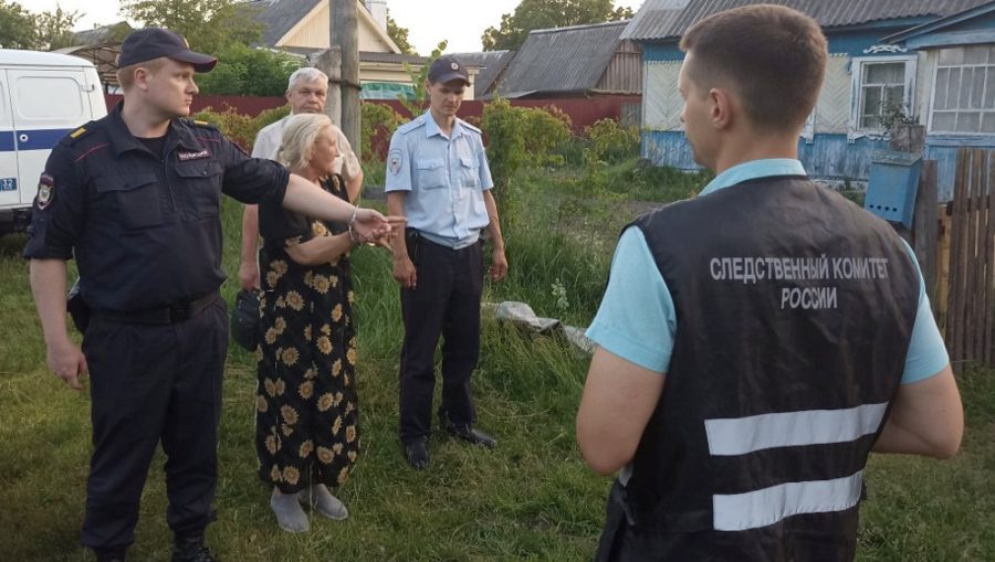 В брянском поселке Алтухово 58-летняя женщина зарезала ножом сожителя