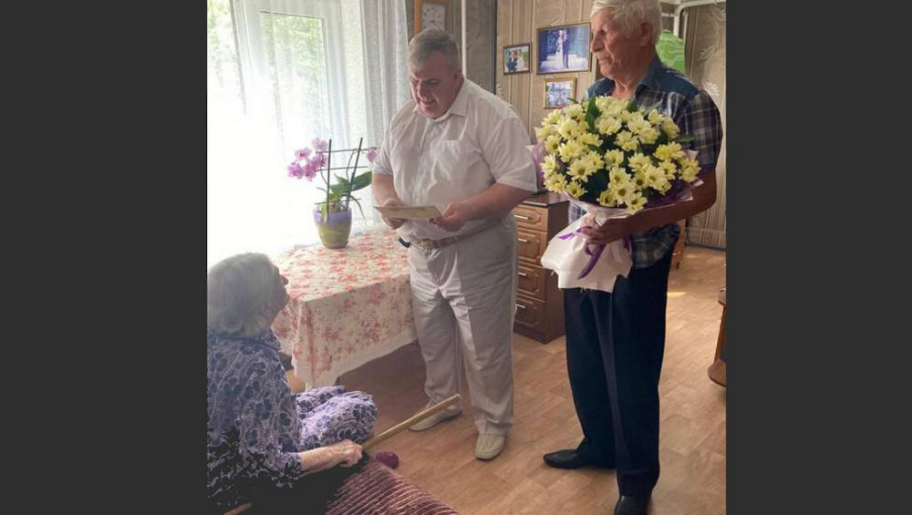 В Брасовском районе поздравили 98-летнюю бывшую партизанку Тамару Урвачеву