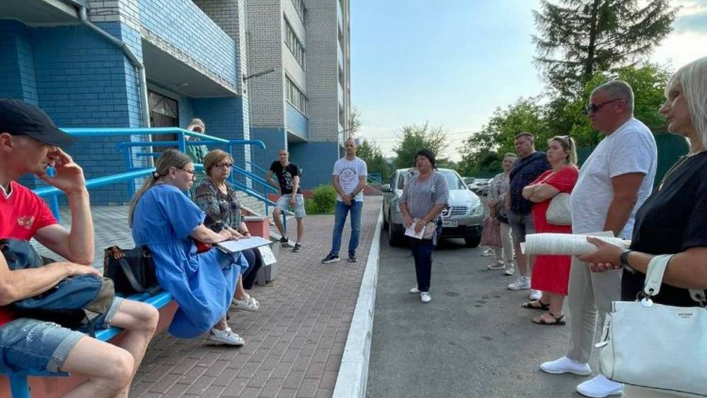 В рамках работы партийного проекта «Жители МКД» прошло собрание жильцов одного из многоквартирных домов Брянска
