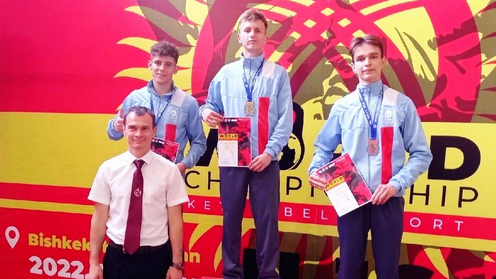 Брянский спортсмен Бессонов стал призером на первенстве мира по гиревому спорту