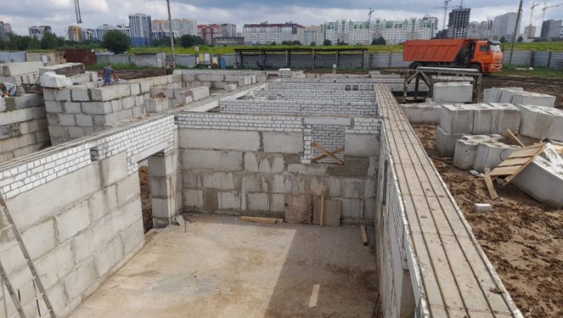 В Брянске развернулось строительство поликлиники на 800 посещений в смену
