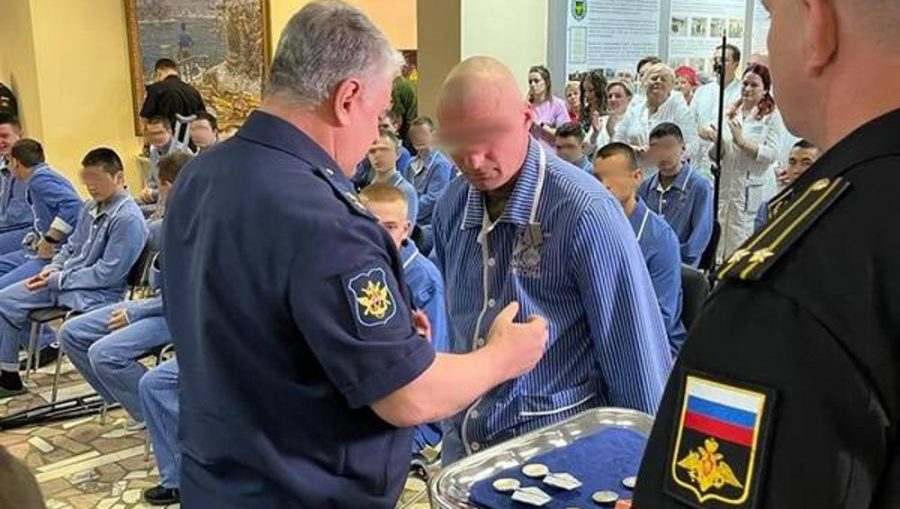 Раненного на Украине брянского экс-полицейского наградили медалью «За отвагу»