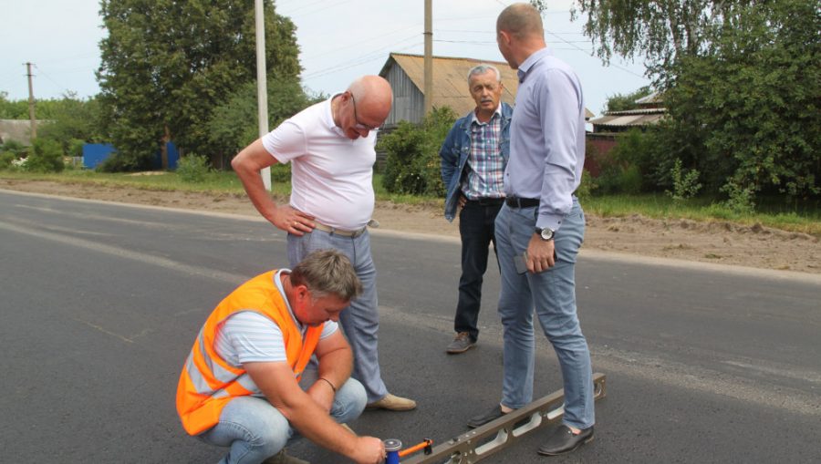 Начальник брянских дорог Вазюля проинспектировал ремонтные работы в районах