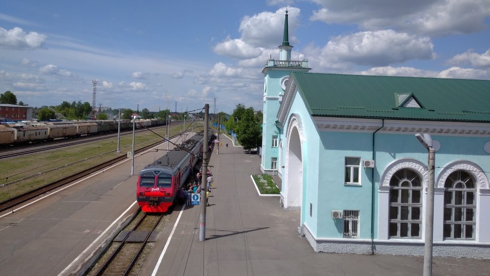 Губернатор Брянской области поздравил железнодорожников с профессиональным праздником
