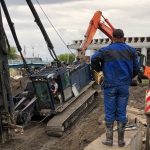 В Брянске строителей моста возмутили лживые сообщения об утонувшей технике