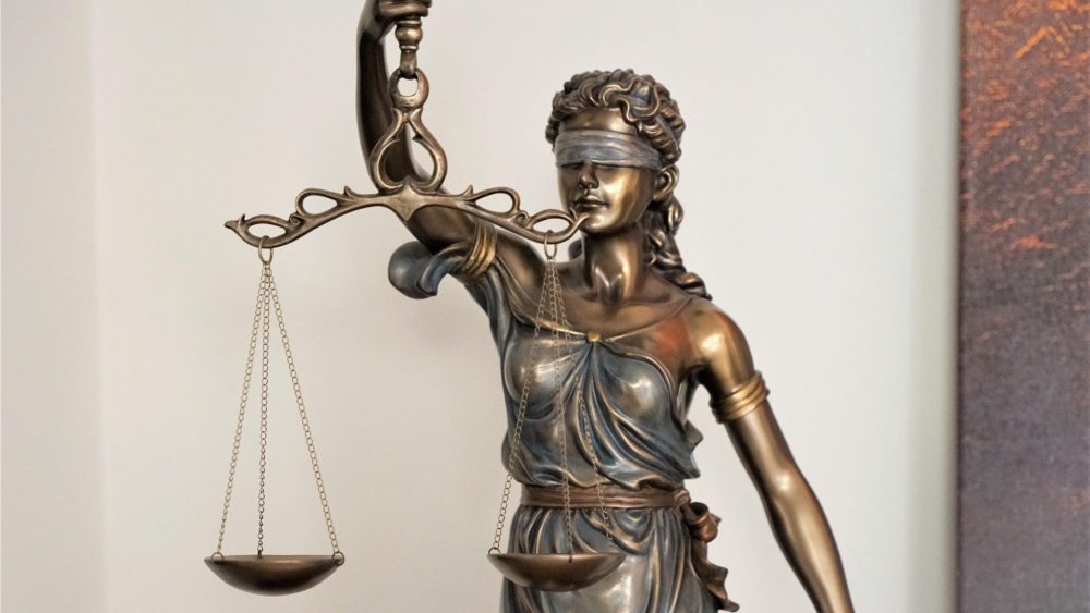 В суд на «Брянские новости» подал «самый высококвалифицированный» юрист Брянской области