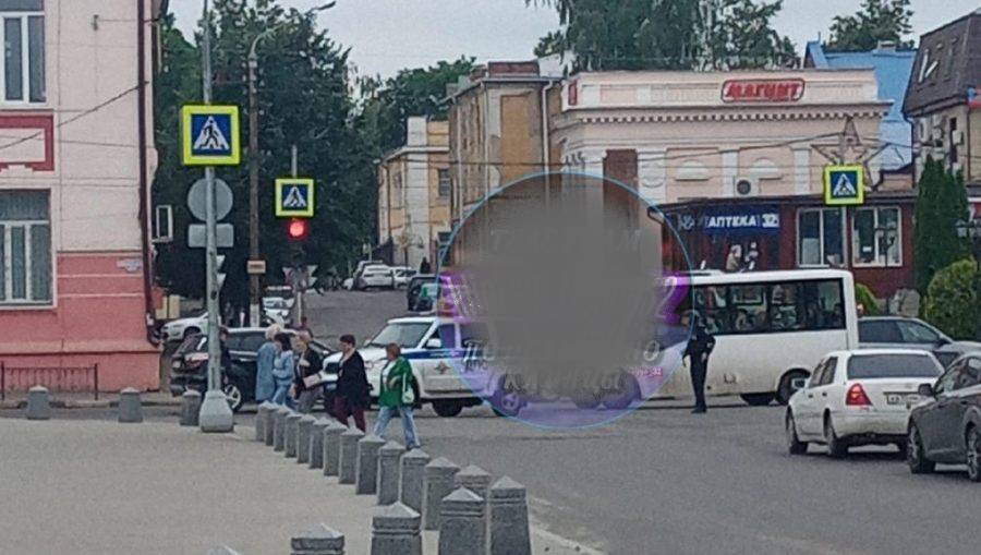 В Клинцах провели эвакуацию людей из ТЦ «Московский» и здания горадминистрации