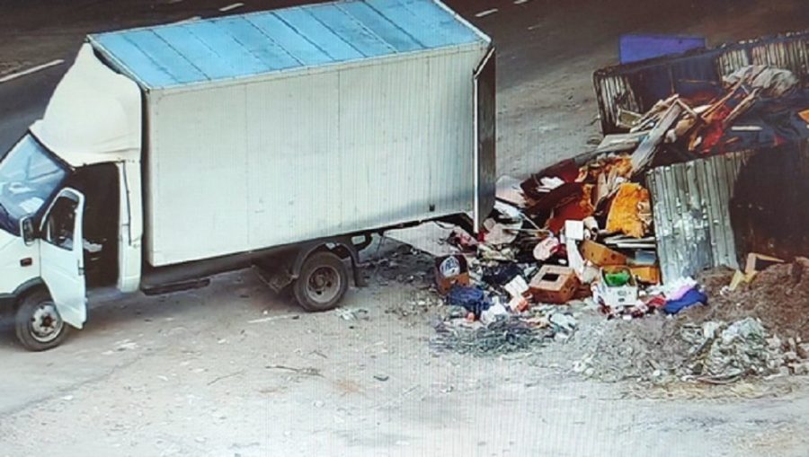 В Брянске водитель может остаться без «Газели» за выгрузку мусора на площадку