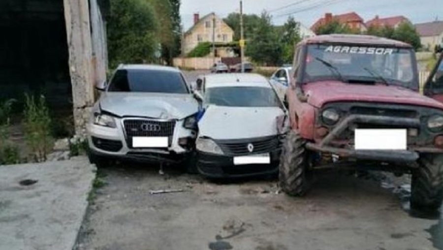 В Брянске в ДТП с тремя автомобилями пострадал 49-летний мужчина