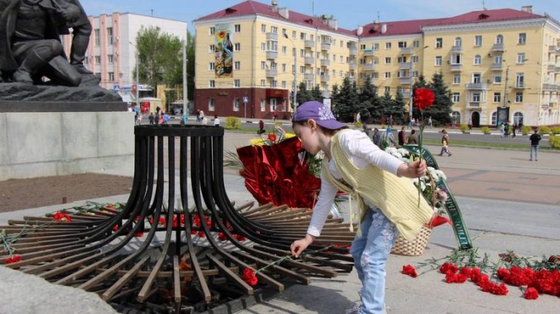 В Брянске из-за ремонта временно погасили Вечный огонь на площади Партизан