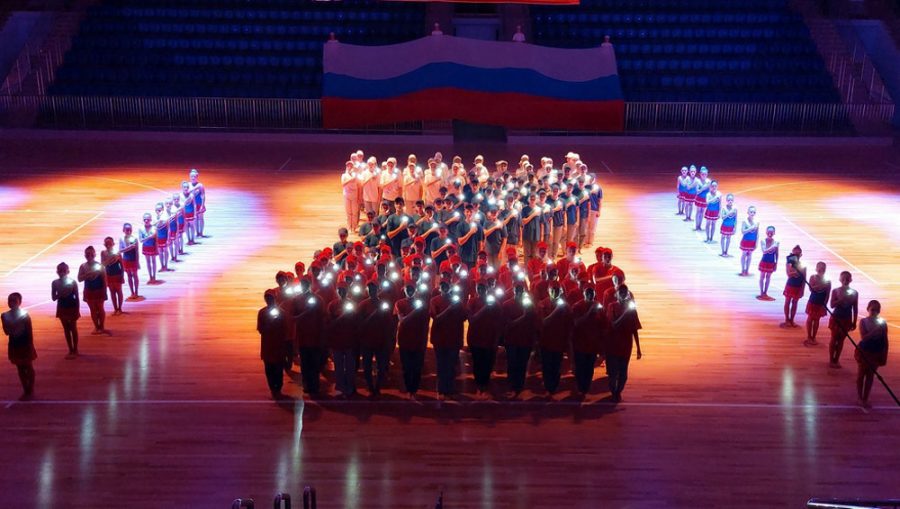 В День российского флага в Брянске провели флешмобы и велокросс