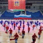 В День российского флага в Брянске провели флешмобы и велокросс