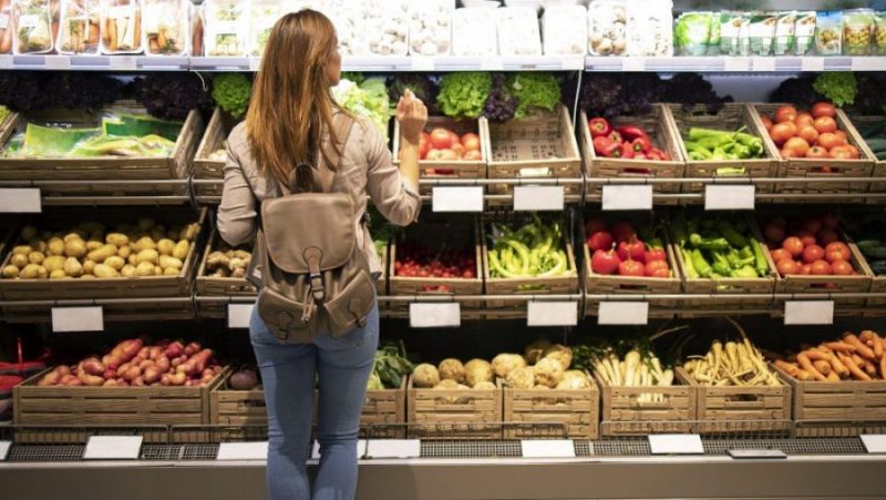В России снизились продажи продуктов питания