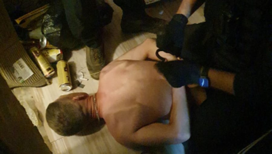 В Дятькове возле кафе 25-летний парень жестоко избил двоих своих ровесников
