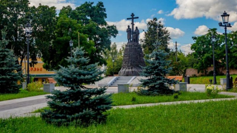 В Клинцах обновили сквер Основателям города