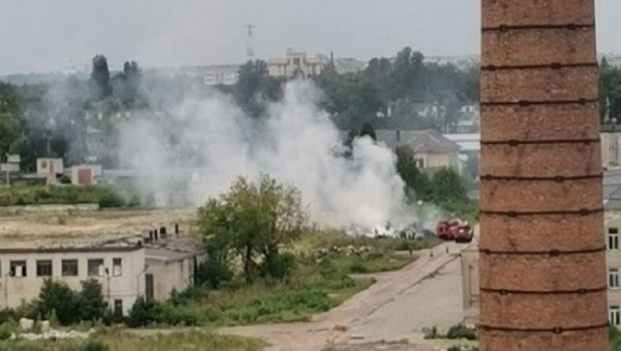 В Брянске на бывшем заводе «Литий» потушили горевший мусор