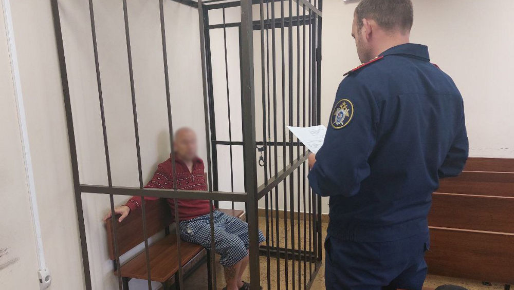 Житель Клинцов за убийство мужчины совком и кражу кроссовок получил 11 лет строгого режима