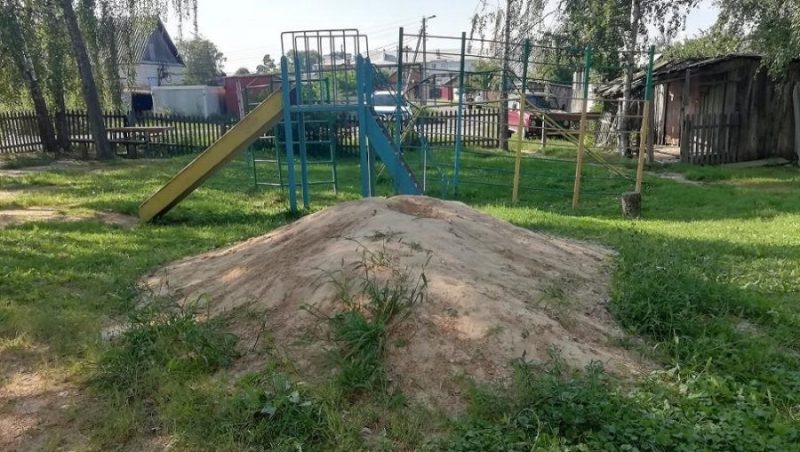 В Трубчевске Брянской области обнаружили пять опасных детских площадок