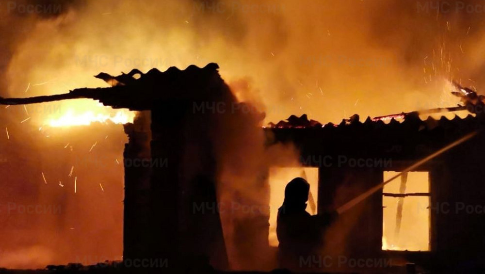 В Брянске на улице Пересвета вечером произошел крупный пожар