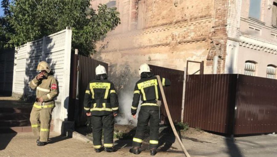 В Брянске едва не загорелось здание бывшей канатной фабрики