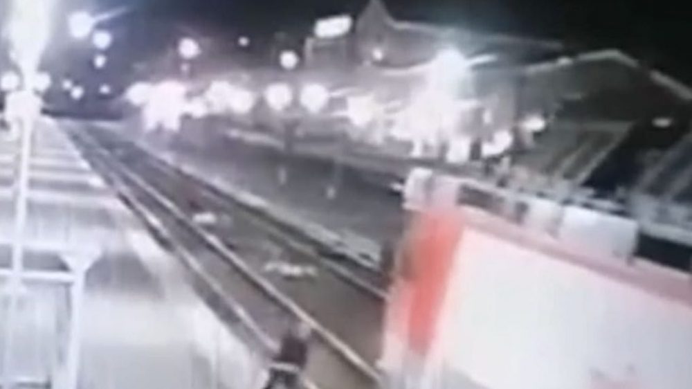 Пассажиры рассказали о гибели мужчины под поездом в Брянске