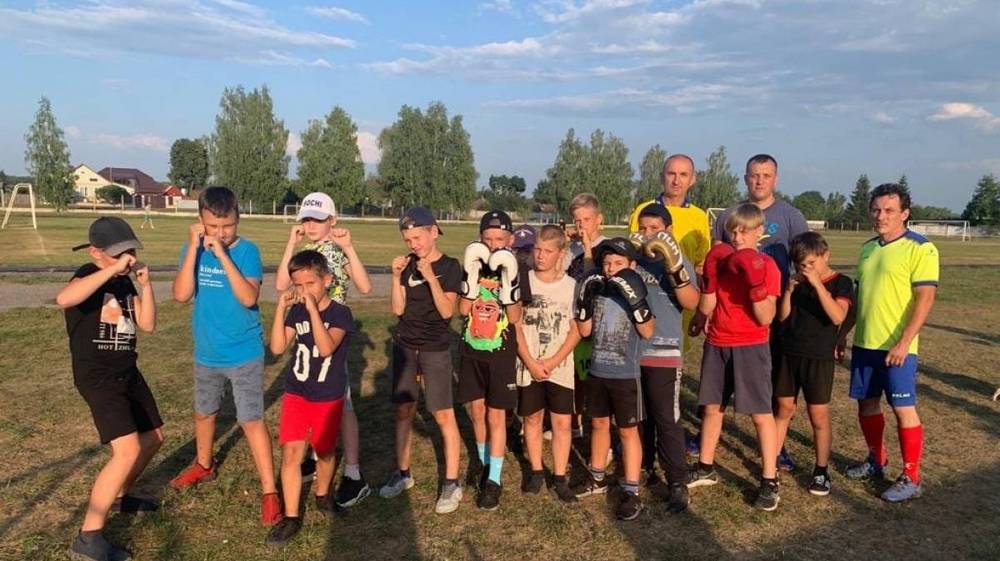 В Климовской детско-юношеской спортивной школе состоялась тренировка на открытом воздухе