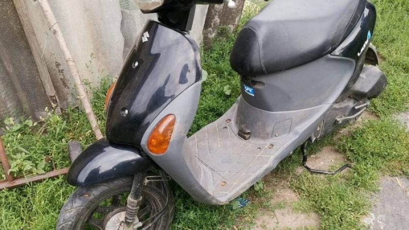 В Брянской области 15-летняя девочка на скутере врезалась в столб и погибла